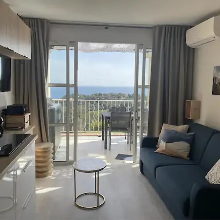 Exceptionnel - Dans Village Cap Esterel Agay - St Raphael * Saint-Raphael (Var)